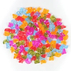 Bijoux colorés translucides