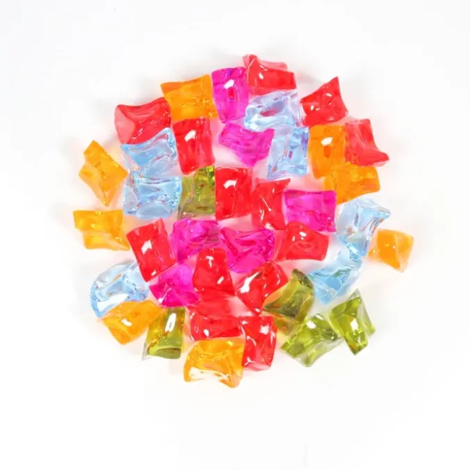 Bijoux colorés translucides