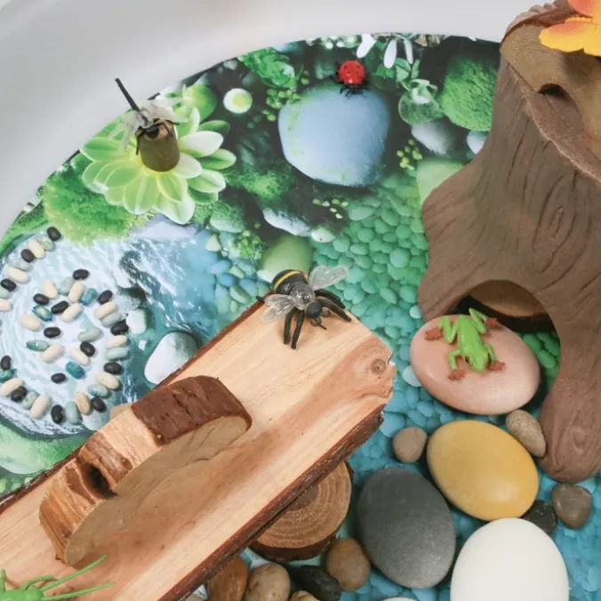 Décor sous-bois pour bac d'exploration rond