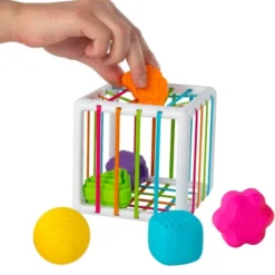 Inny Bin - Cube à formes sensorielles