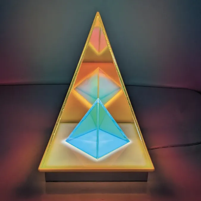 Lampe prismatique 3D - Pyramide
