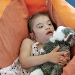 Peluche chat sensoriel