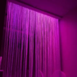 Rideau de fibres optiques interactif